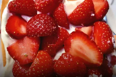 Strawberry Tiramisu-fuscian.com-Featured image